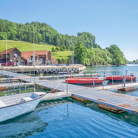 Дом отдыха Awesome In Sjernary With 5 Bedrooms, Sauna And Wifi Sjernaroy