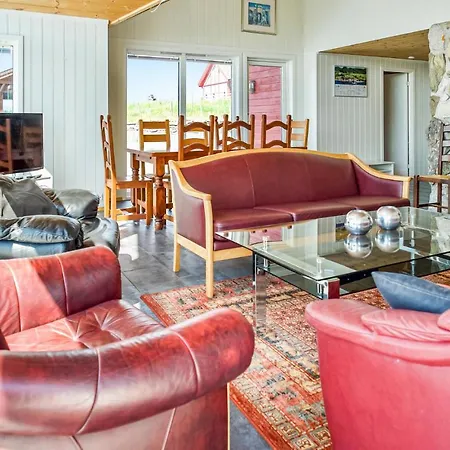 Дом отдыха Awesome In Sjernary With 5 Bedrooms, Sauna And Wifi